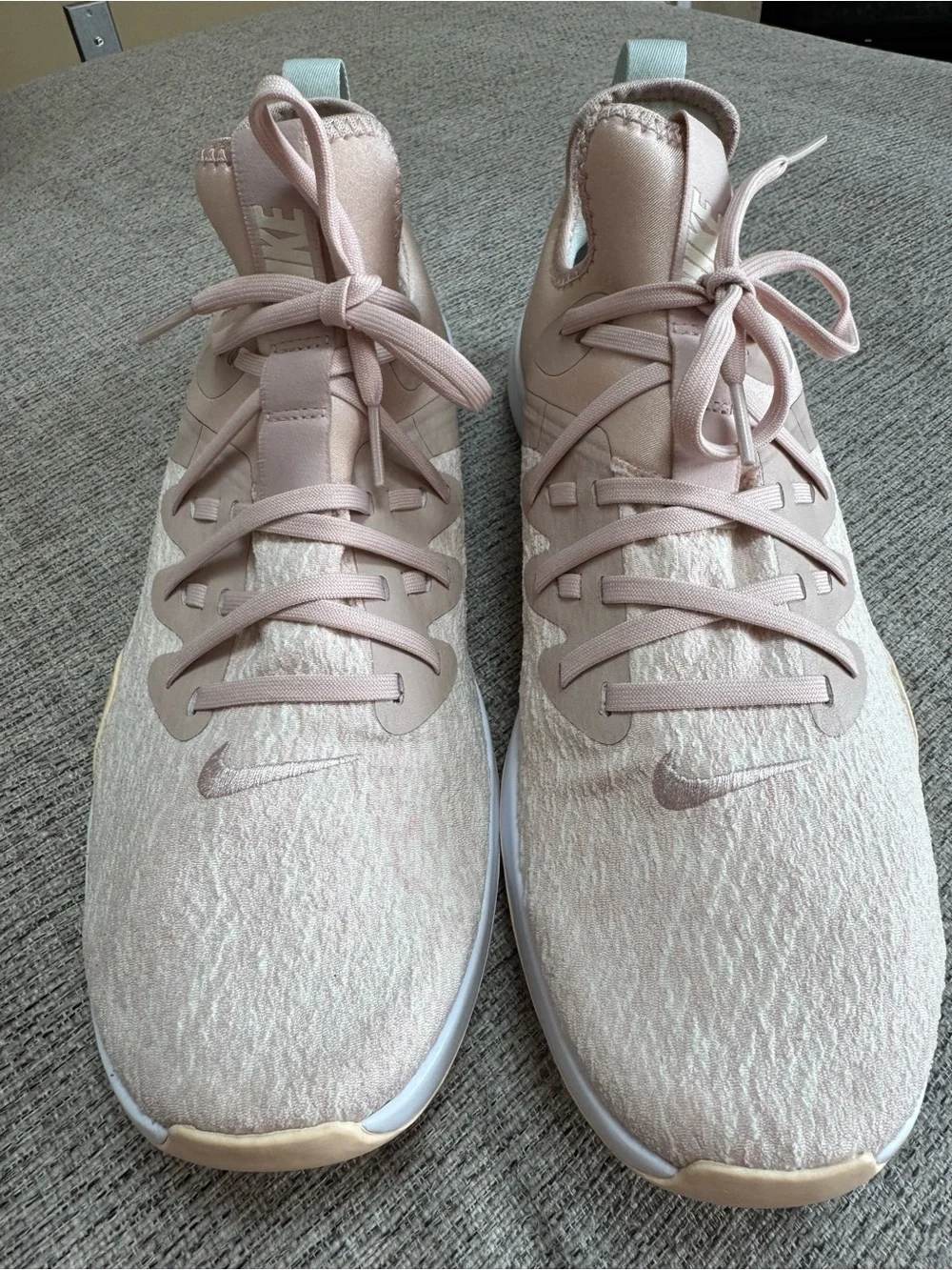 new Nike Women’s Blush Pink Lightweight Running Sneakers size 11